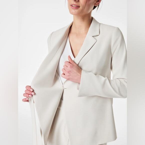 SPANX Carefree Crepe Wrap Blazer Size Medium - Picture 3 of 15